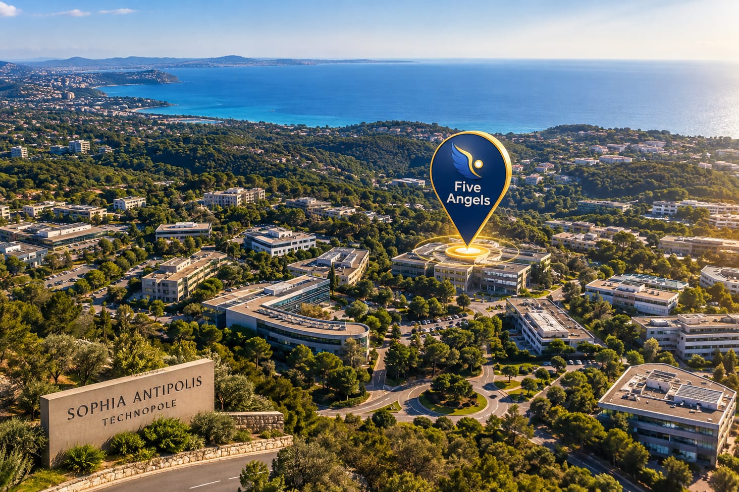 Vue aérienne de la technopole de Sophia-Antipolis, entre pinède et Méditerranée, avec un repère Five Angels sur les bureaux d'Oraklia Technologies